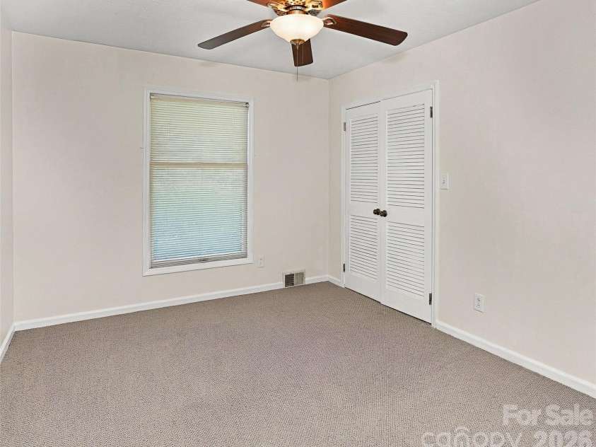 5810 Us 23 Highway, Mars Hill, NC 28754.  MLS# CAR4430509, YatesRealty ID 54840. 