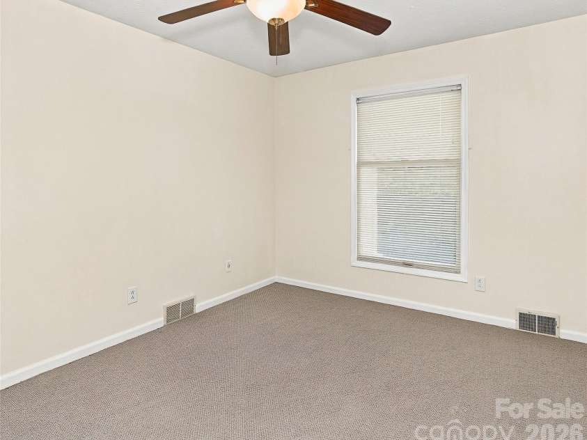 5810 Us 23 Highway, Mars Hill, NC 28754.  MLS# CAR4430509, YatesRealty ID 54840. 