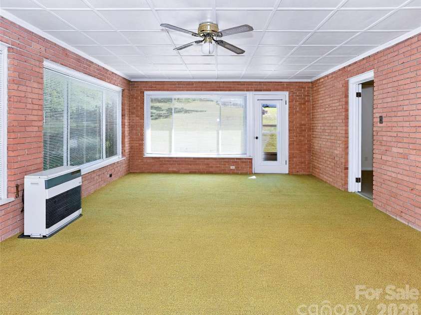 5810 Us 23 Highway, Mars Hill, NC 28754.  MLS# CAR4430509, YatesRealty ID 54840. 