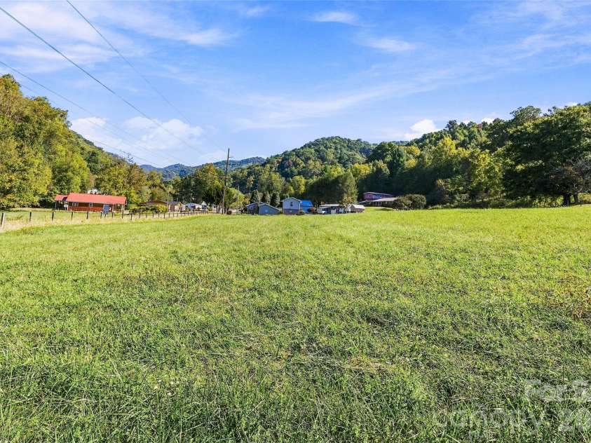 5810 Us 23 Highway, Mars Hill, NC 28754.  MLS# CAR4430509, YatesRealty ID 54840. 