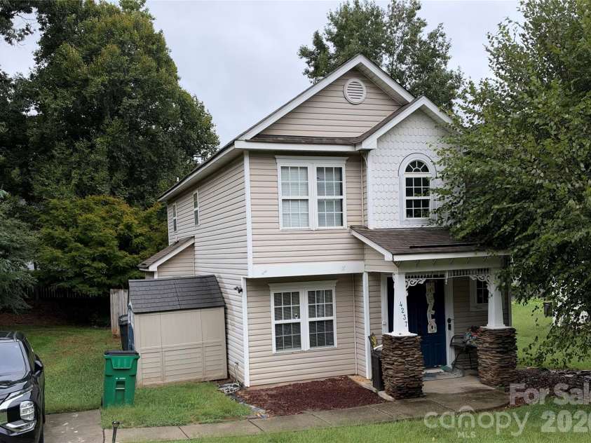 4237 Brandie Glen Road, Charlotte, NC 28269.  MLS# CAR4431500, YatesRealty ID 54844. 