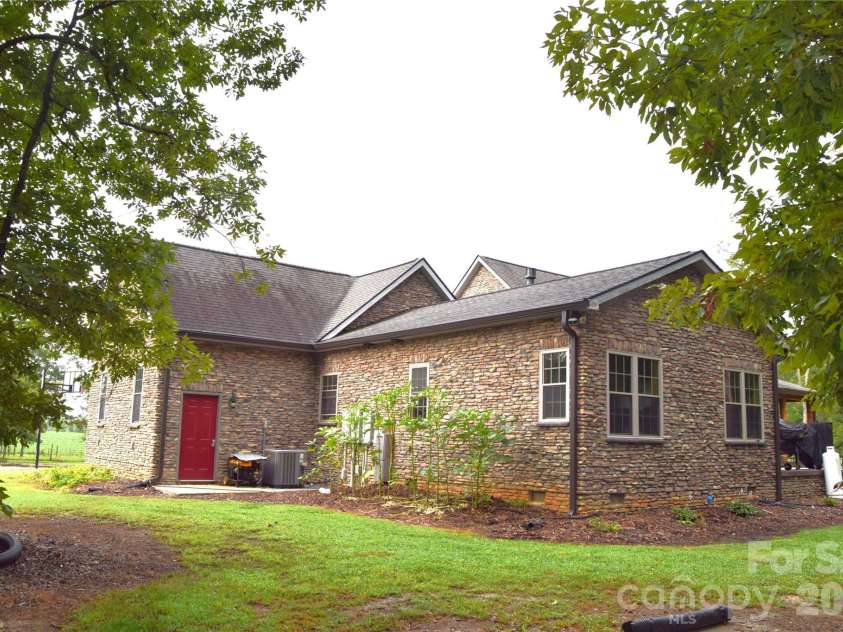 5410 Tobacco Road, Trinity, NC 27370.  MLS# CAR4429700, YatesRealty ID 54845. 