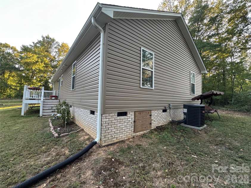 177 Pinehaven Drive, New London, NC 28127.  MLS# CAR4431526, YatesRealty ID 54846. 