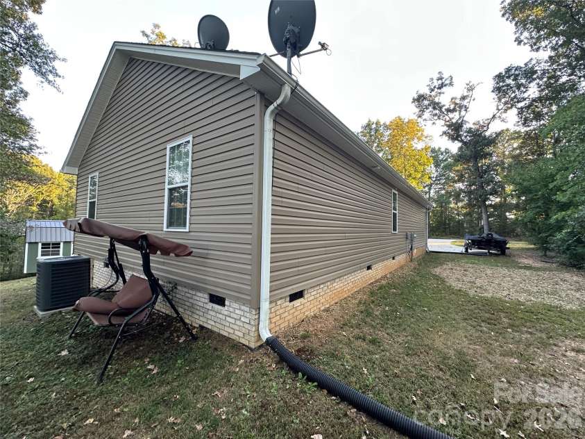 177 Pinehaven Drive, New London, NC 28127.  MLS# CAR4431526, YatesRealty ID 54846. 