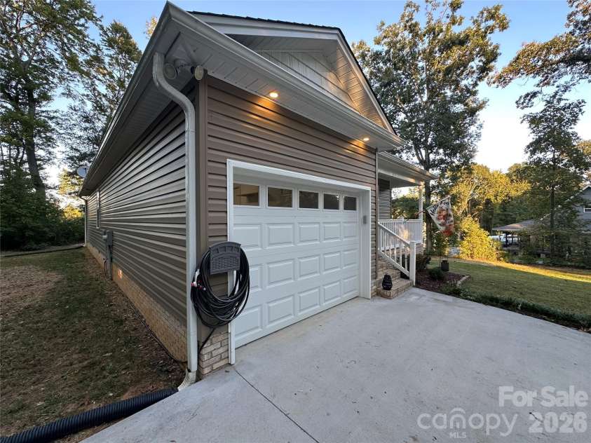 177 Pinehaven Drive, New London, NC 28127.  MLS# CAR4431526, YatesRealty ID 54846. 