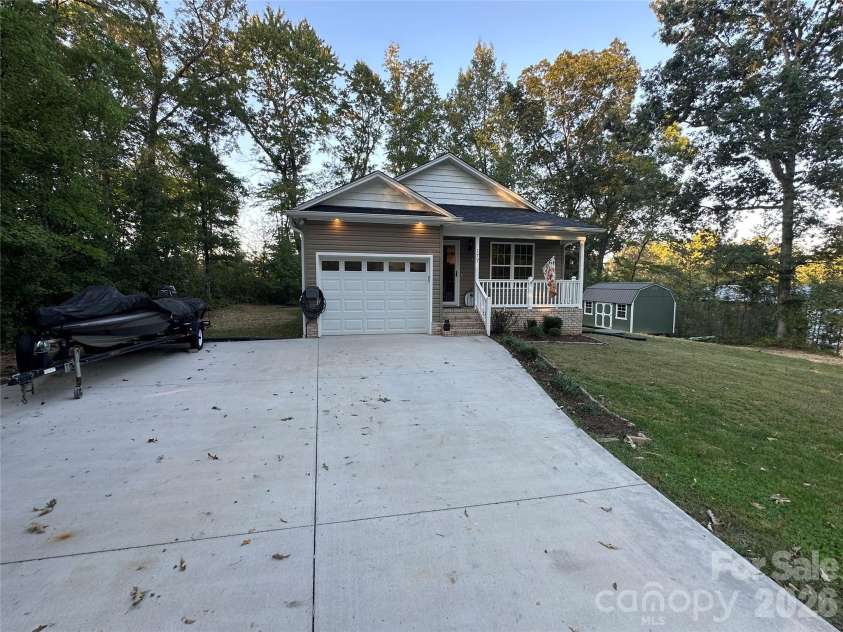 177 Pinehaven Drive, New London, NC 28127.  MLS# CAR4431526, YatesRealty ID 54846. 