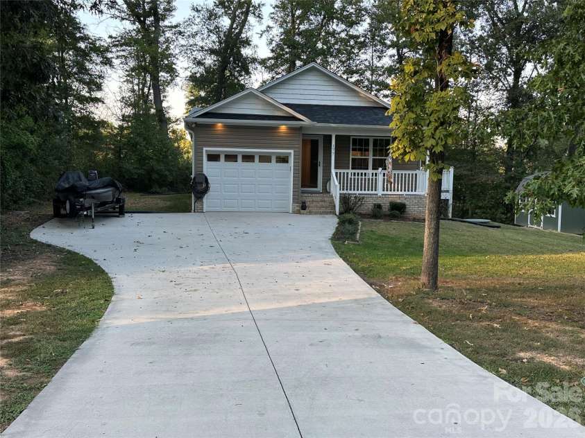 177 Pinehaven Drive, New London, NC 28127.  MLS# CAR4431526, YatesRealty ID 54846. 