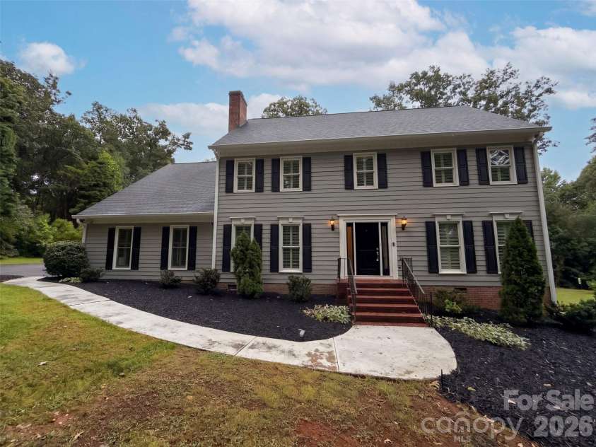 4412 Lazy Drive, Charlotte, NC 28215.  MLS# CAR4431553, YatesRealty ID 54847. 