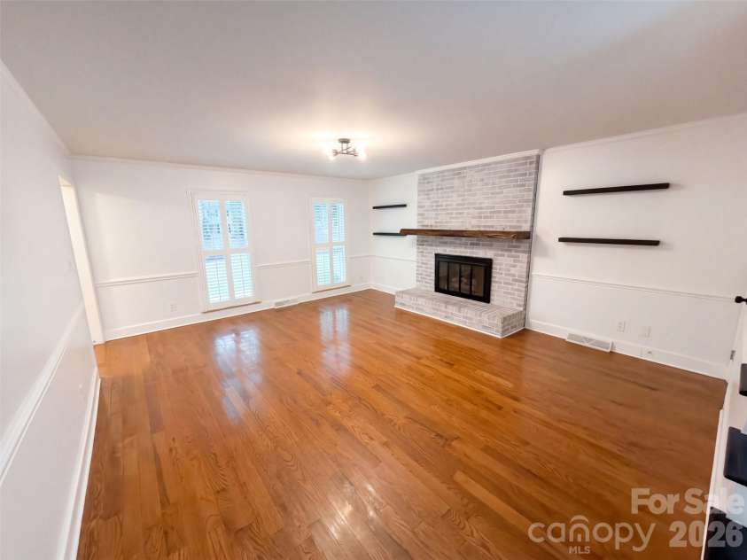 4412 Lazy Drive, Charlotte, NC 28215.  MLS# CAR4431553, YatesRealty ID 54847. 