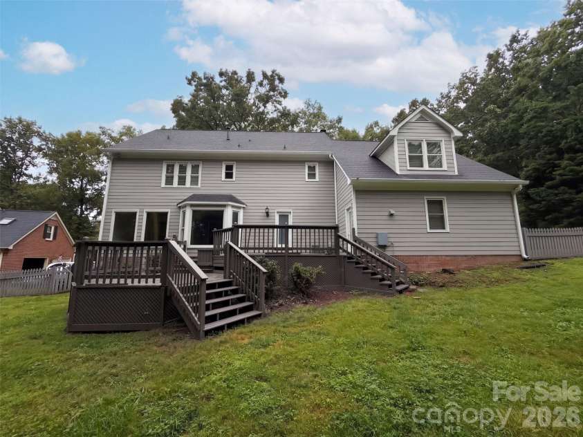 4412 Lazy Drive, Charlotte, NC 28215.  MLS# CAR4431553, YatesRealty ID 54847. 