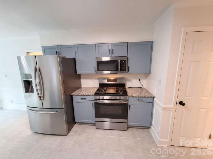 4412 Lazy Drive, Charlotte, NC 28215.  MLS# CAR4431553, YatesRealty ID 54847. 