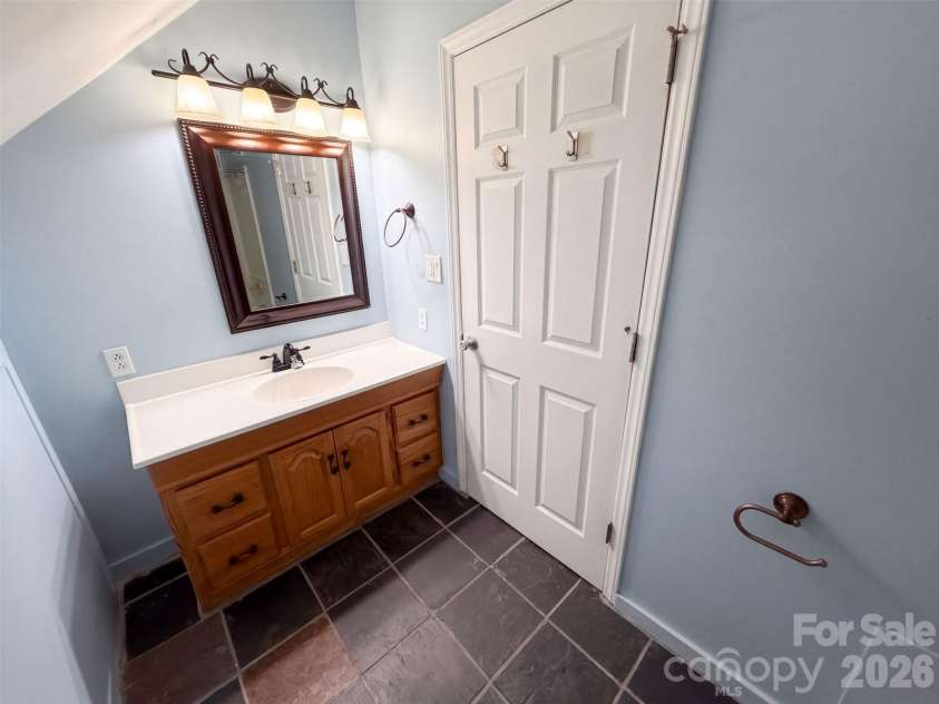 4412 Lazy Drive, Charlotte, NC 28215.  MLS# CAR4431553, YatesRealty ID 54847. 