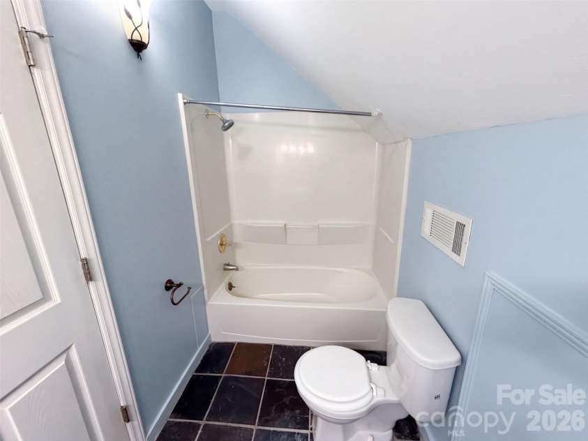 4412 Lazy Drive, Charlotte, NC 28215.  MLS# CAR4431553, YatesRealty ID 54847. 