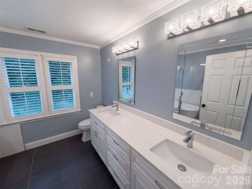 4412 Lazy Drive, Charlotte, NC 28215.  MLS# CAR4431553, YatesRealty ID 54847. 