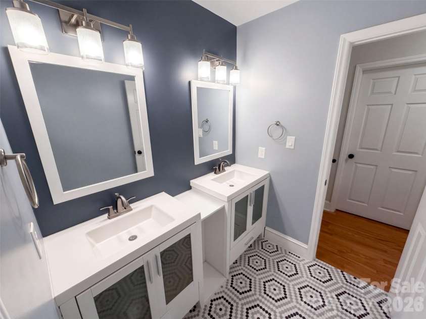 4412 Lazy Drive, Charlotte, NC 28215.  MLS# CAR4431553, YatesRealty ID 54847. 