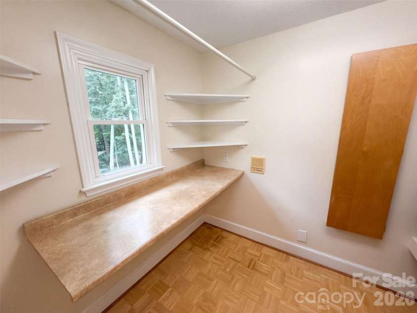 4412 Lazy Drive, Charlotte, NC 28215.  MLS# CAR4431553, YatesRealty ID 54847. 