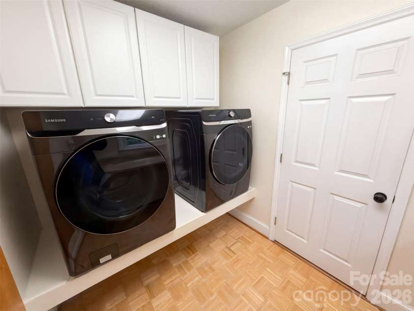 4412 Lazy Drive, Charlotte, NC 28215.  MLS# CAR4431553, YatesRealty ID 54847. 