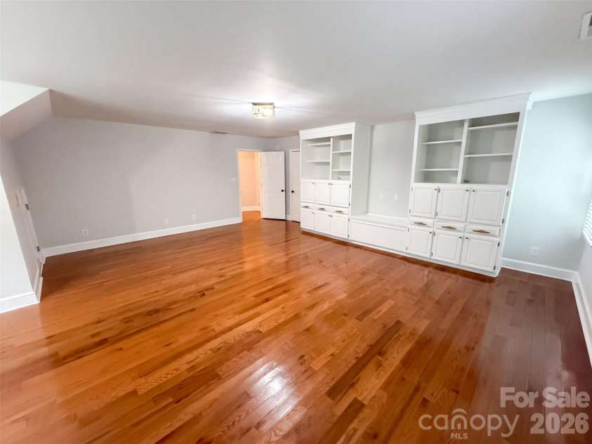 4412 Lazy Drive, Charlotte, NC 28215.  MLS# CAR4431553, YatesRealty ID 54847. 