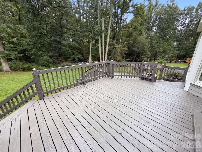4412 Lazy Drive, Charlotte, NC 28215.  MLS# CAR4431553, YatesRealty ID 54847. 