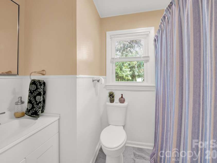 1656 Oakridge Meadows Court, Rock Hill, SC 29732.  MLS# CAR4429407, YatesRealty ID 54848. 