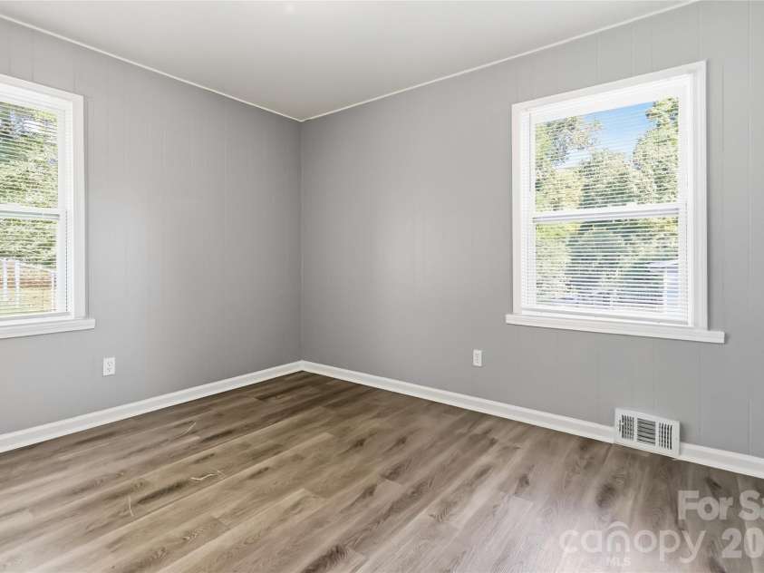 519 Annex Avenue, Kannapolis, NC 28083.  MLS# CAR4431426, YatesRealty ID 54849. 