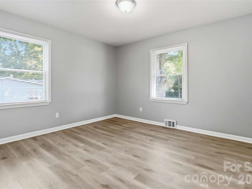 519 Annex Avenue, Kannapolis, NC 28083.  MLS# CAR4431426, YatesRealty ID 54849. 