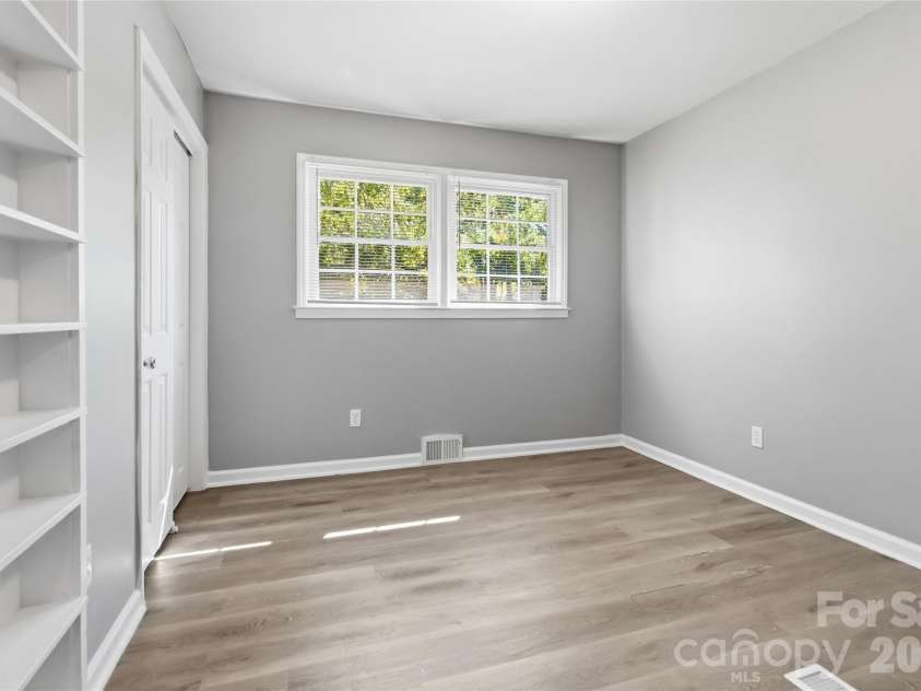 519 Annex Avenue, Kannapolis, NC 28083.  MLS# CAR4431426, YatesRealty ID 54849. 