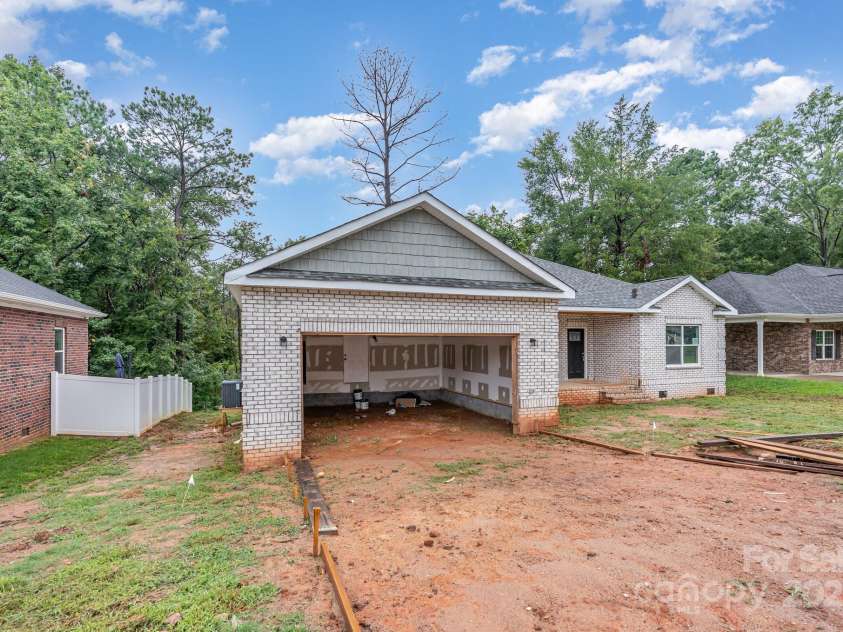 149 Ole Eastpointe Drive, York, SC 29745.  MLS# CAR4293537, YatesRealty ID 5485. Front View