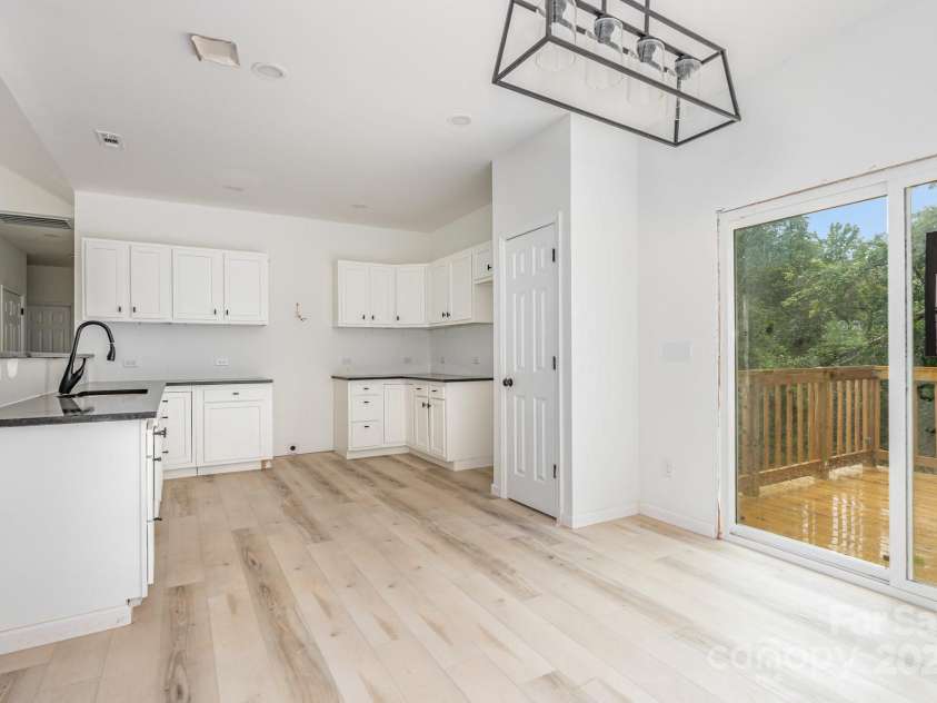 149 Ole Eastpointe Drive, York, SC 29745.  MLS# CAR4293537, YatesRealty ID 5485. Kitchen View