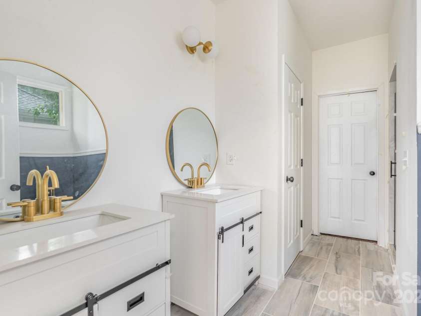 149 Ole Eastpointe Drive, York, SC 29745.  MLS# CAR4293537, YatesRealty ID 5485. Primary Bathroom