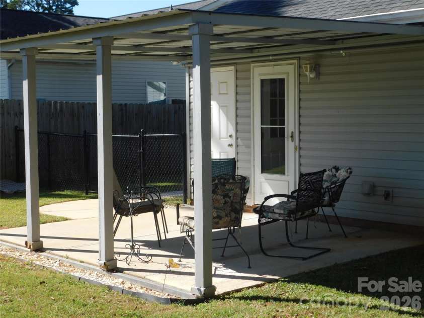 47 Linford Street, Belmont, NC 28012.  MLS# CAR4431571, YatesRealty ID 54850. 