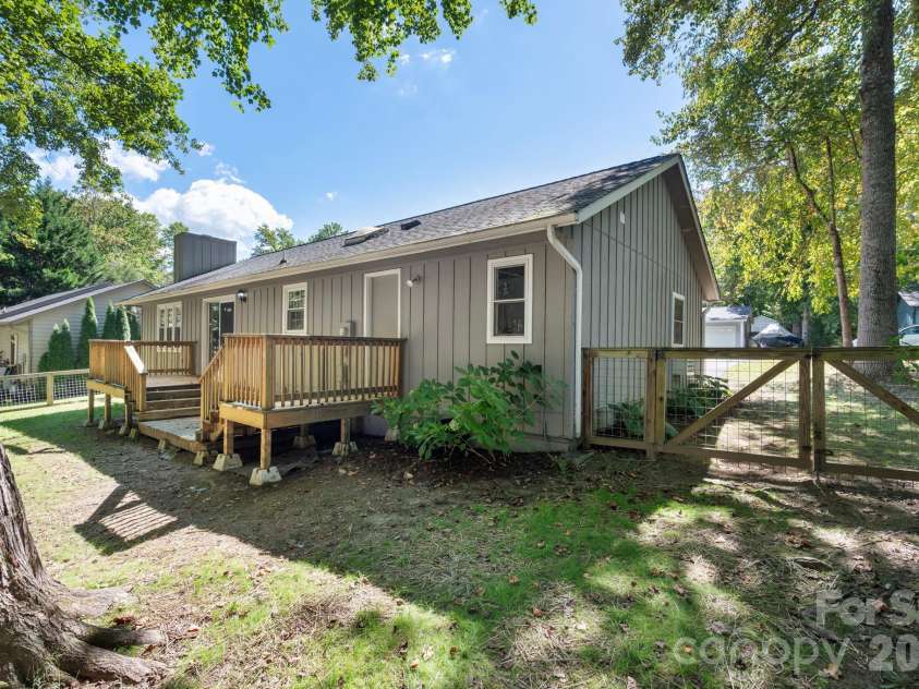 340 Genesis Circle, Black Mountain, NC 28711.  MLS# CAR4429667, YatesRealty ID 54851. Fenced in Back Yard