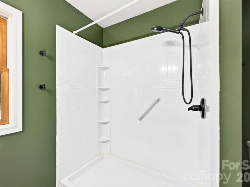 340 Genesis Circle, Black Mountain, NC 28711.  MLS# CAR4429667, YatesRealty ID 54851. Primary Shower