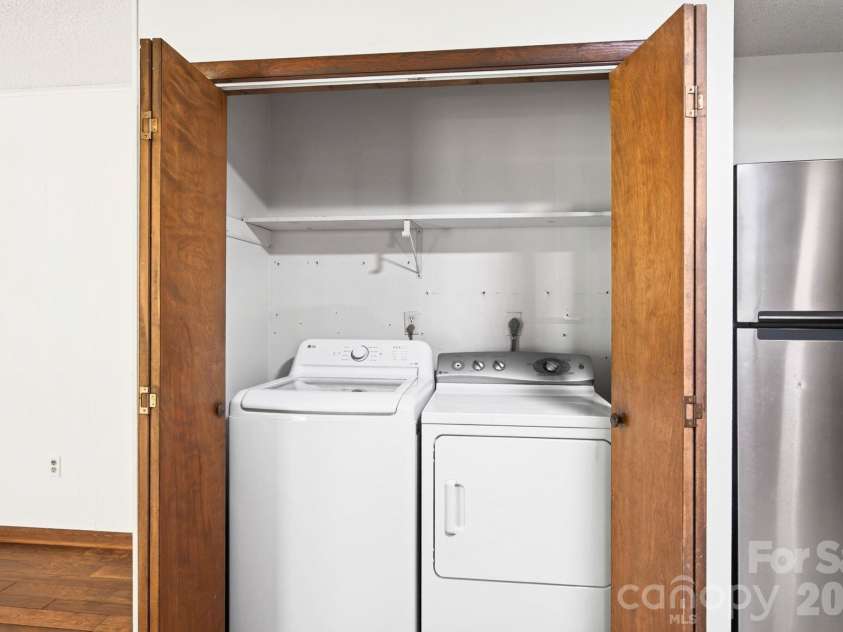 340 Genesis Circle, Black Mountain, NC 28711.  MLS# CAR4429667, YatesRealty ID 54851. Washer and Dryer Convey
