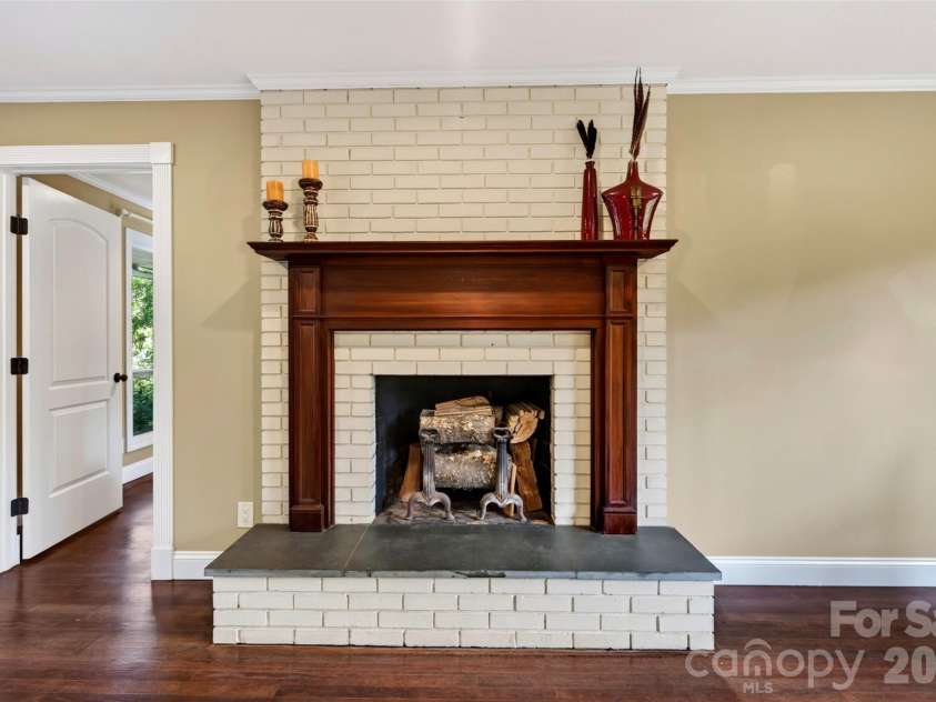 14 Willow Road, Asheville, NC 28804.  MLS# CAR4429269, YatesRealty ID 54853. 
