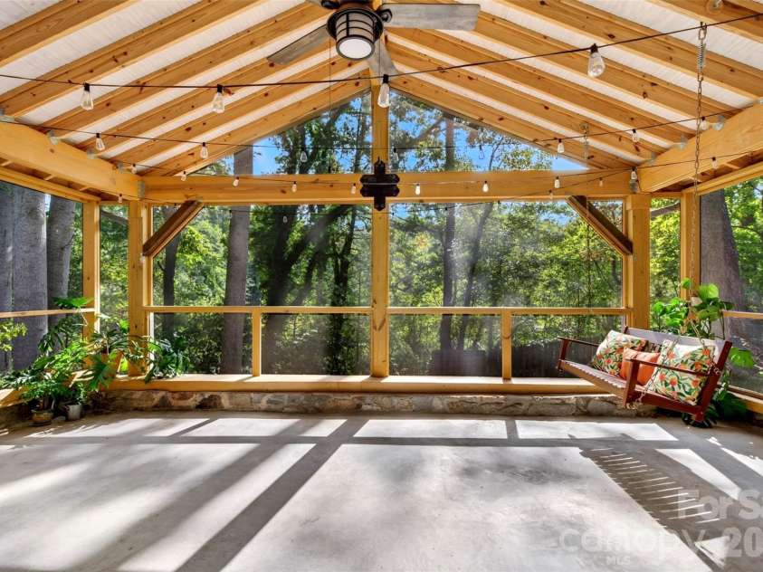 14 Willow Road, Asheville, NC 28804.  MLS# CAR4429269, YatesRealty ID 54853. 