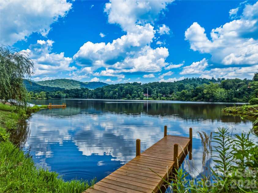 14 Willow Road, Asheville, NC 28804.  MLS# CAR4429269, YatesRealty ID 54853. 