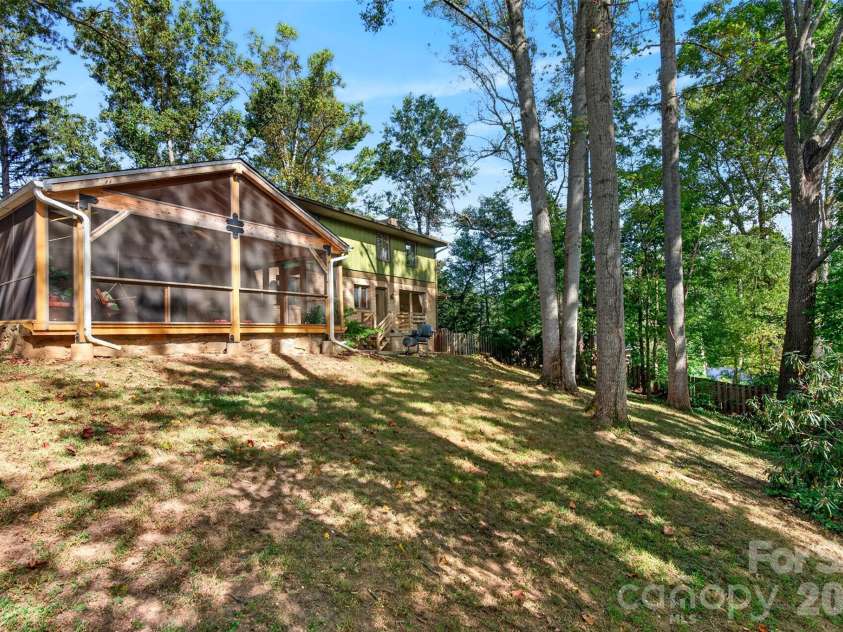 14 Willow Road, Asheville, NC 28804.  MLS# CAR4429269, YatesRealty ID 54853. Fenced in private backyard.