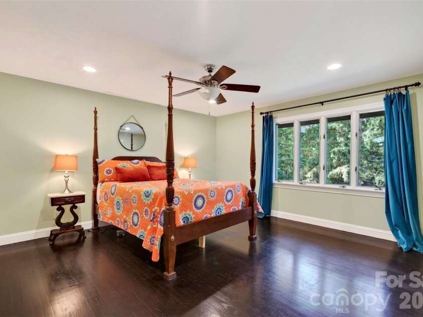 14 Willow Road, Asheville, NC 28804.  MLS# CAR4429269, YatesRealty ID 54853. Generous primary suite with en-suite bath.