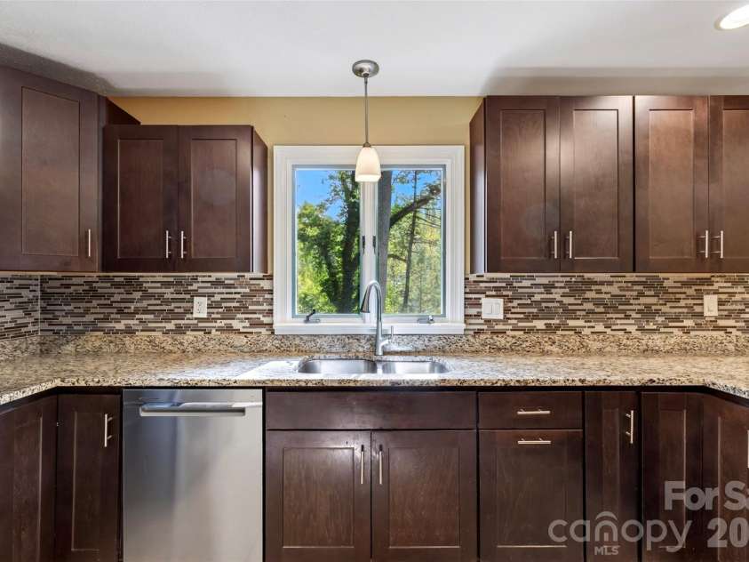 14 Willow Road, Asheville, NC 28804.  MLS# CAR4429269, YatesRealty ID 54853. Sunny window to take in the private backyard