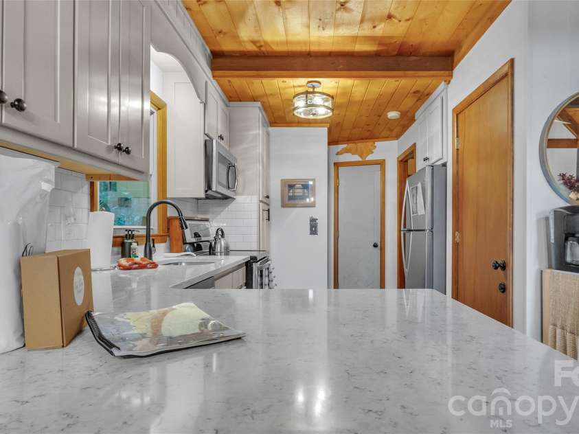 184 Raccoon Run, Fleetwood, NC 28626.  MLS# CAR4430752, YatesRealty ID 54854. 
