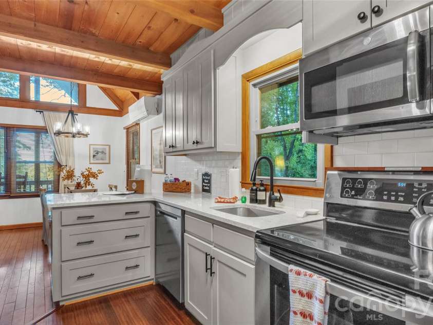184 Raccoon Run, Fleetwood, NC 28626.  MLS# CAR4430752, YatesRealty ID 54854. 