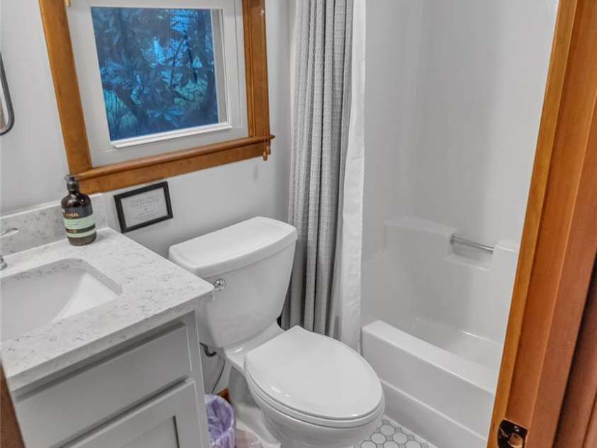 184 Raccoon Run, Fleetwood, NC 28626.  MLS# CAR4430752, YatesRealty ID 54854. 