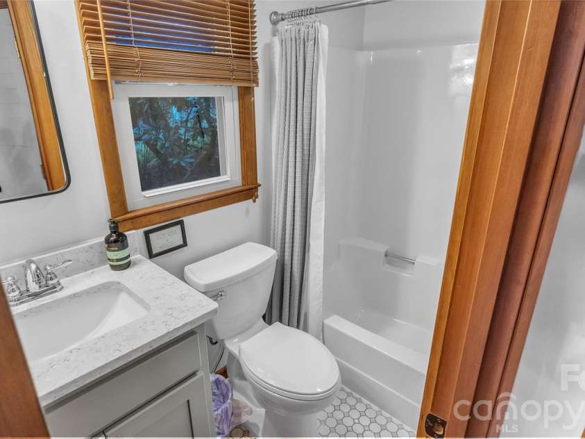 184 Raccoon Run, Fleetwood, NC 28626.  MLS# CAR4430752, YatesRealty ID 54854. 