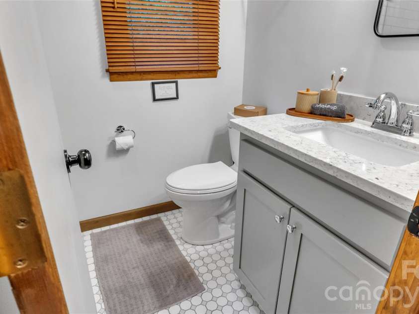 184 Raccoon Run, Fleetwood, NC 28626.  MLS# CAR4430752, YatesRealty ID 54854. 