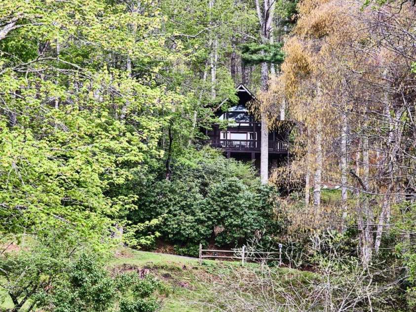 184 Raccoon Run, Fleetwood, NC 28626.  MLS# CAR4430752, YatesRealty ID 54854. 