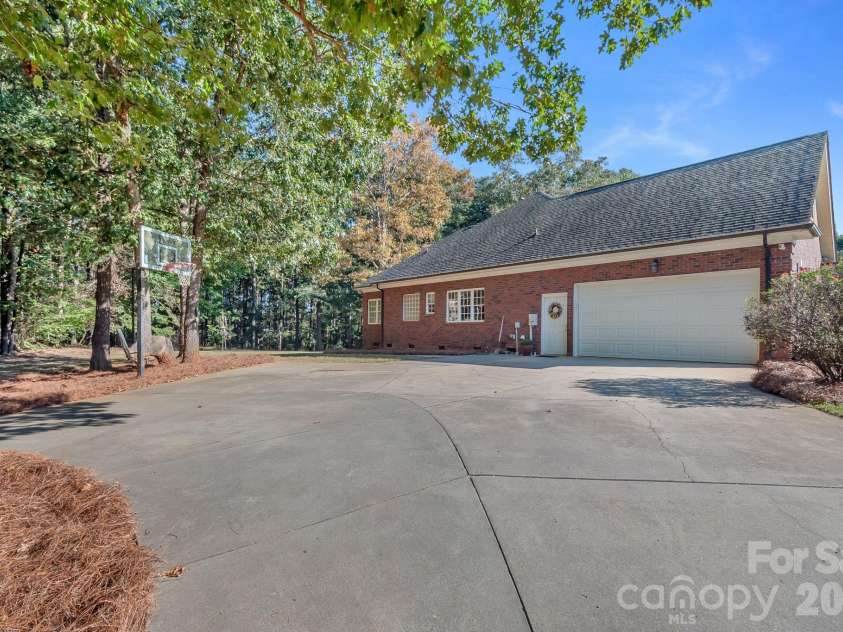4227 Pigg Mattox Road, Monroe, NC 28112.  MLS# CAR4431495, YatesRealty ID 54856. 