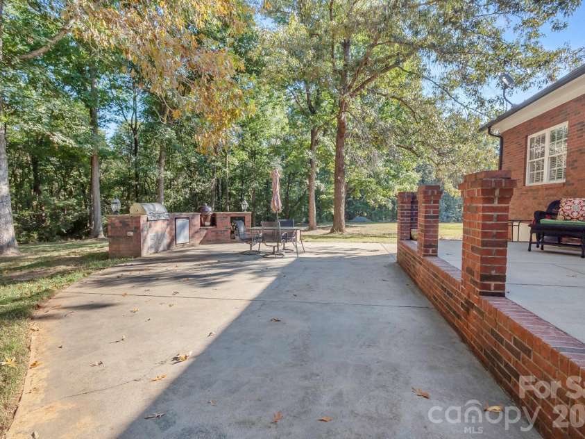 4227 Pigg Mattox Road, Monroe, NC 28112.  MLS# CAR4431495, YatesRealty ID 54856. 