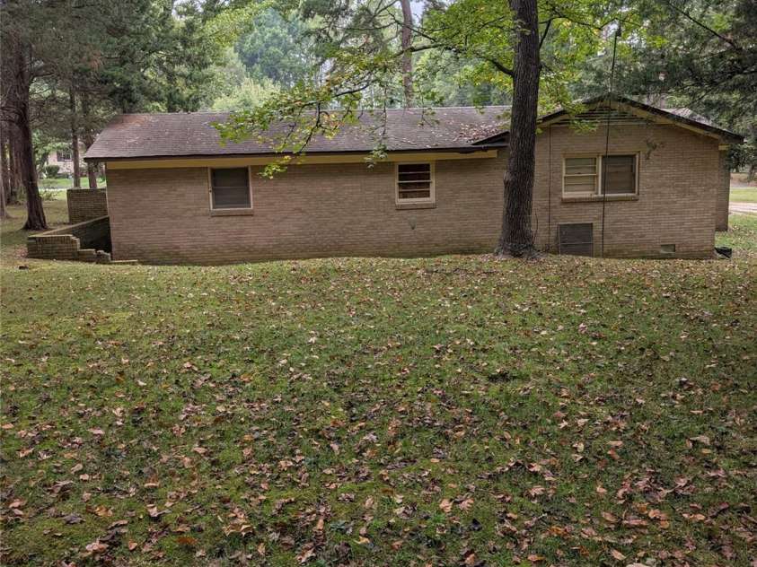506 California Circle, York, SC 29745.  MLS# CAR4431614, YatesRealty ID 54857. 