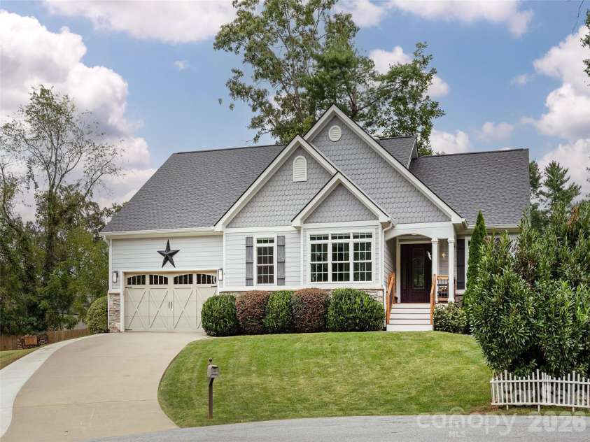8 Broadmoor Drive, Arden, NC 28704.  MLS# CAR4431546, YatesRealty ID 54859. 